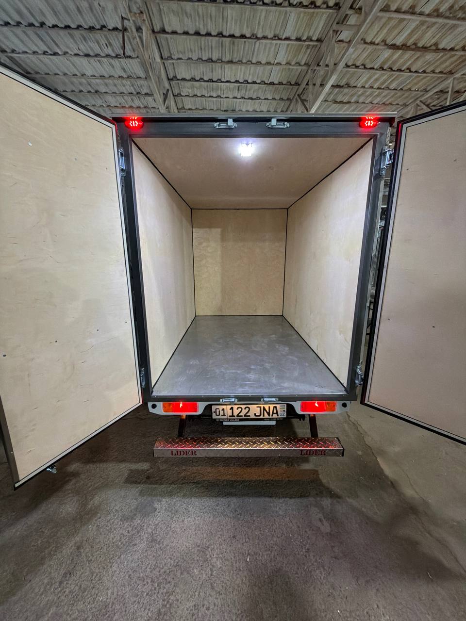 Labo uchun tayyorlangan tent kuzov